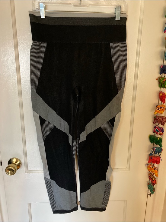 PINK Victoria's Secret Pants - Victorias Secret PINK Cool & Comfy Black and Grey ribbed leggings, size XL